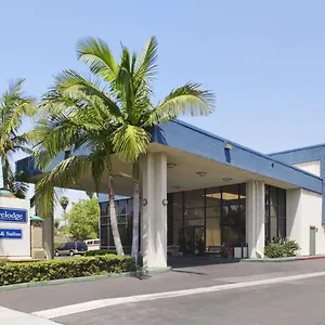 2* Hotel Travelodge & By Wyndham On Disneyland Dr